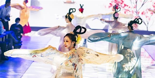 《探讨汉家江湖霓裳装备是否值得培养》（揭秘汉家江湖霓裳装备的培养优势和劣势）
