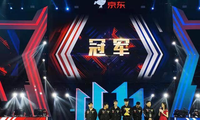 英雄联盟中老爆哥的真实身份是什么？